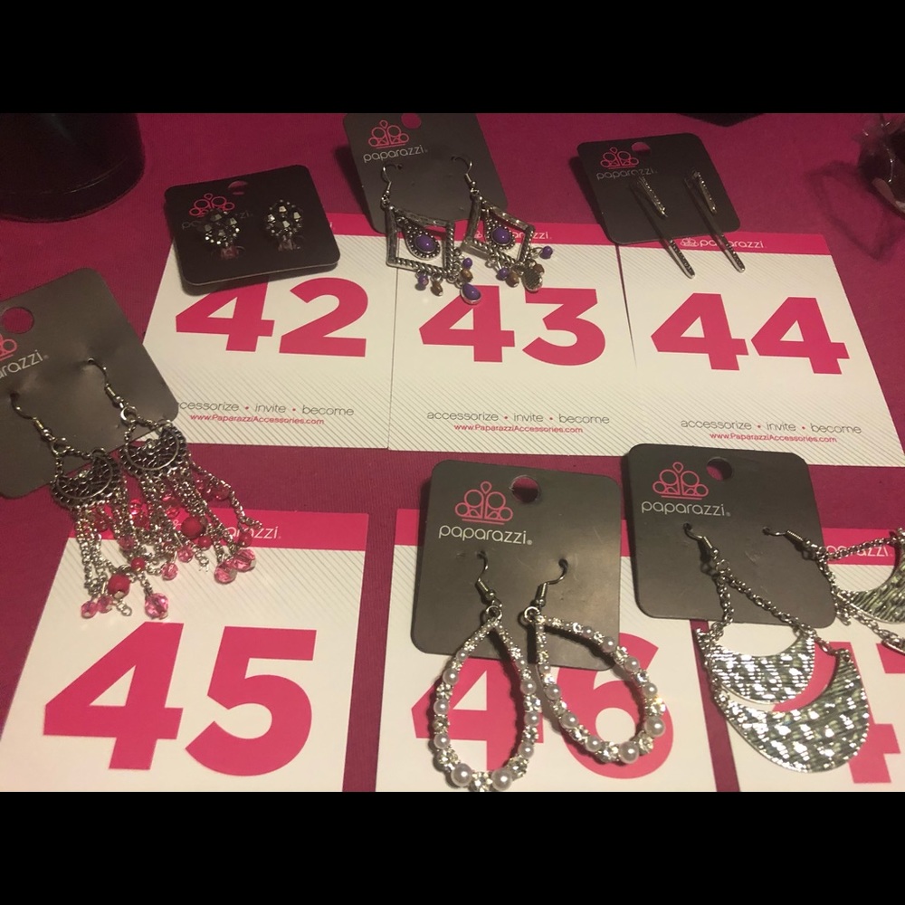 Jewelry - Picture 6 of 8
